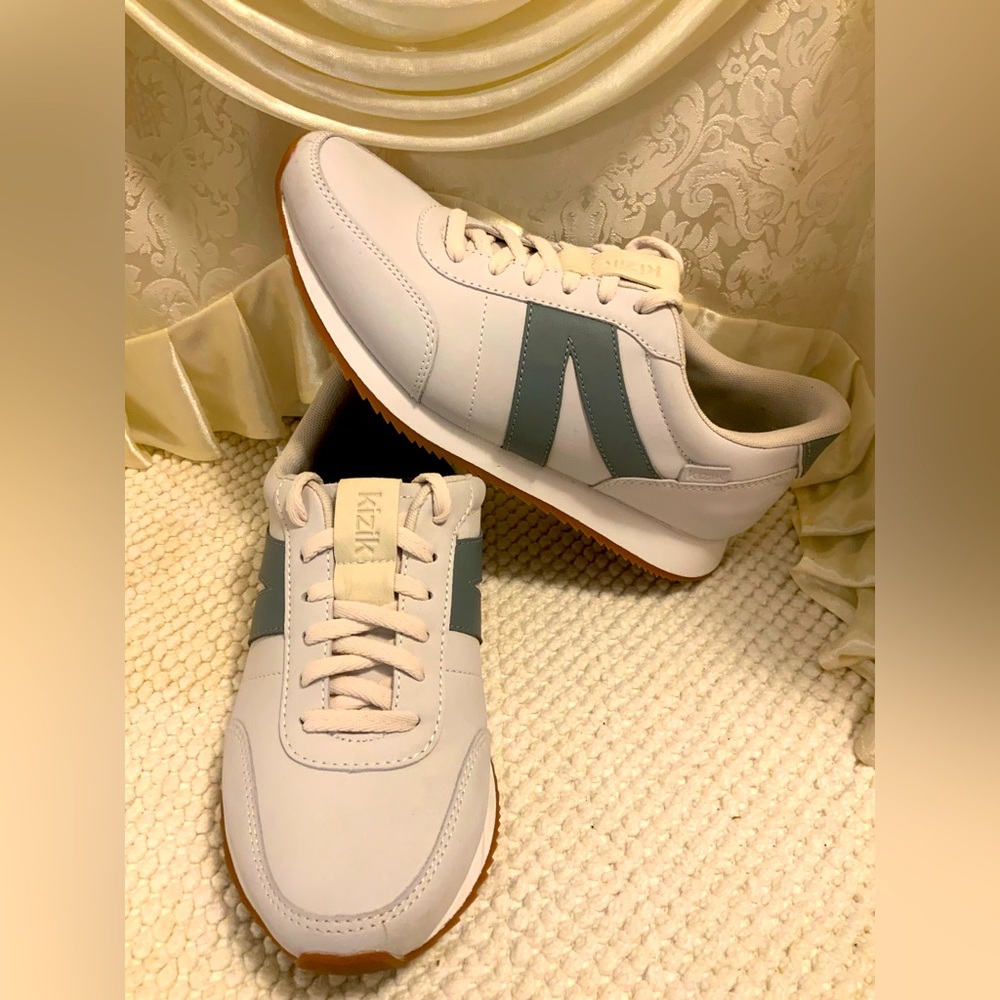 Women's White and Green Kizik Sneakers